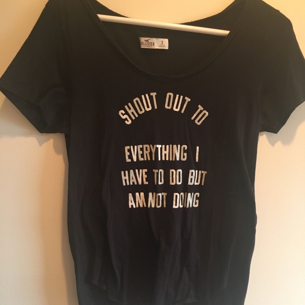 HOLLISTER GRAPHIC TEE Shoutout to Everything